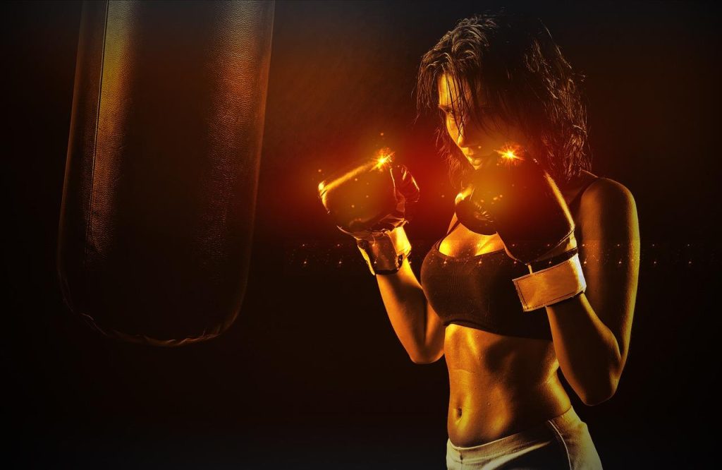 Sportschool Bergen op Zoom met geavanceerde fitnessapparatuur en trainers die begeleiding geven aan leden
