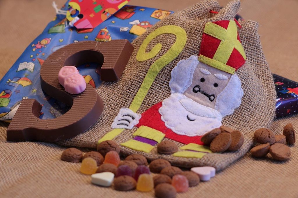 Visuele illustratie van de psychologie achter cadeaus geven, met simbolen van geven, ontvangen en emotionele verbinding